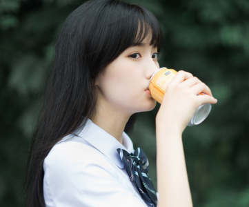 ​关于笼中鸟的经典句子 笼中鸟的句子