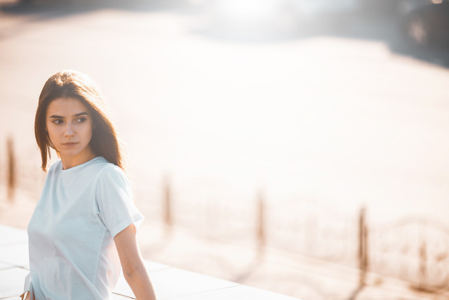 人到中年看清许多人和事的说说