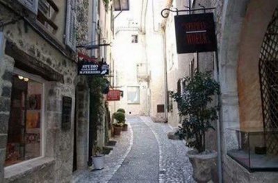 ​简洁的朋友圈爱情句子65条