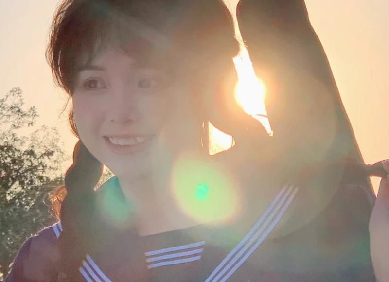 一片片洁白的雪花拟人句(冬天雪花飞舞改拟人句)