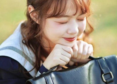 ​形容梨花颂的短句汇聚60条