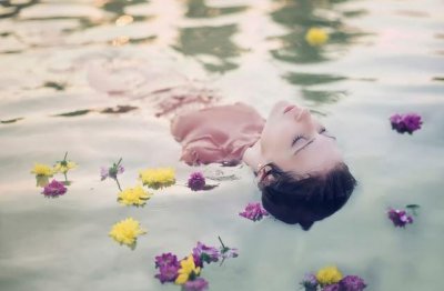 ​多幸运在最美的年纪遇见你说说